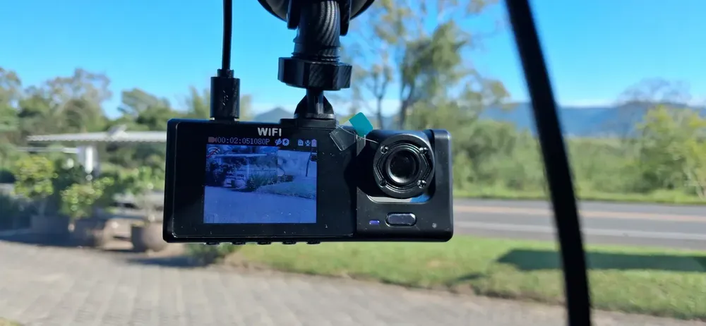 Câmera veicular GotWire dashcam com 3 lentes